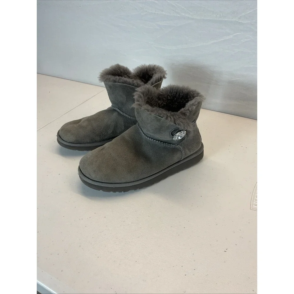 UGG Mini Bailey Button Bling Gray Sheepskin Boots Women's Size 7‎